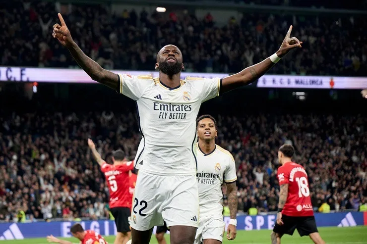 Real Madrid là câu lạc bộ bóng đá của nước nào