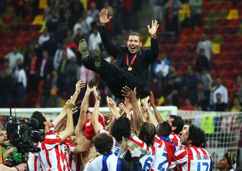 Sau khi chuyển sang sự nghiệp huấn luyện, Diego Simeone giúp Atlético Madrid thay đổi vị thế và trở thành đội bóng cạnh tranh hàng đầu châu Âu.