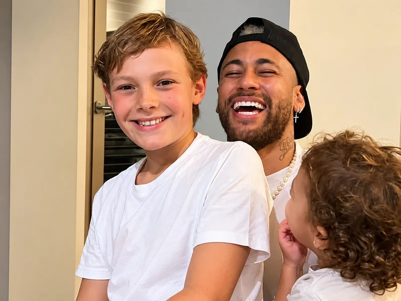 Davi Lucca là con đầu lòng của Neymar, đồng hành cùng cha trong nhiều giai đoạn quan trọng của sự nghiệp.