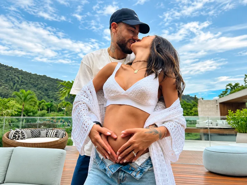 Neymar chuẩn bị bước sang một cột mốc mới khi gia đình tiếp tục đón thêm thành viên trong tương lai.