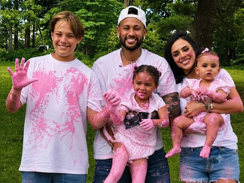 Gia đình là điểm tựa tinh thần giúp Neymar cân bằng giữa áp lực thi đấu và cuộc sống cá nhân.