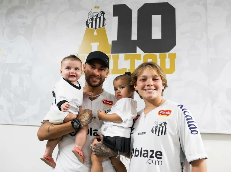Mỗi người con của Neymar đại diện cho một dấu mốc quan trọng trong hành trình cuộc sống của anh.